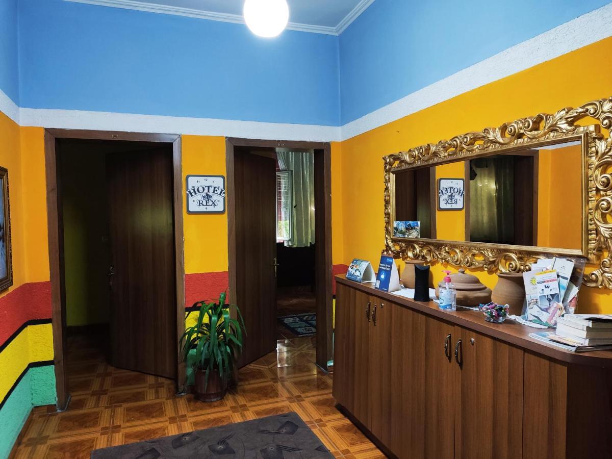 Hotel Rex Tirana Kültér fotó
